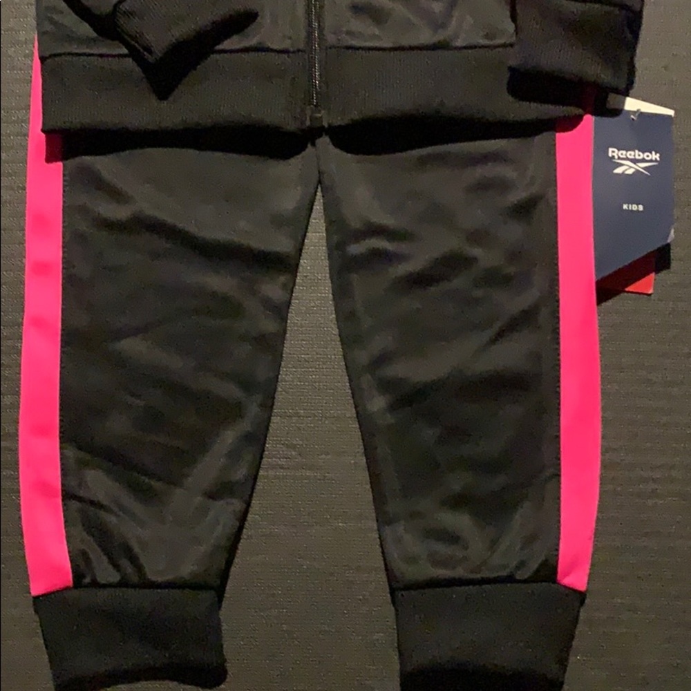 Kids Reebok Tracksuit - Picture 3 of 4